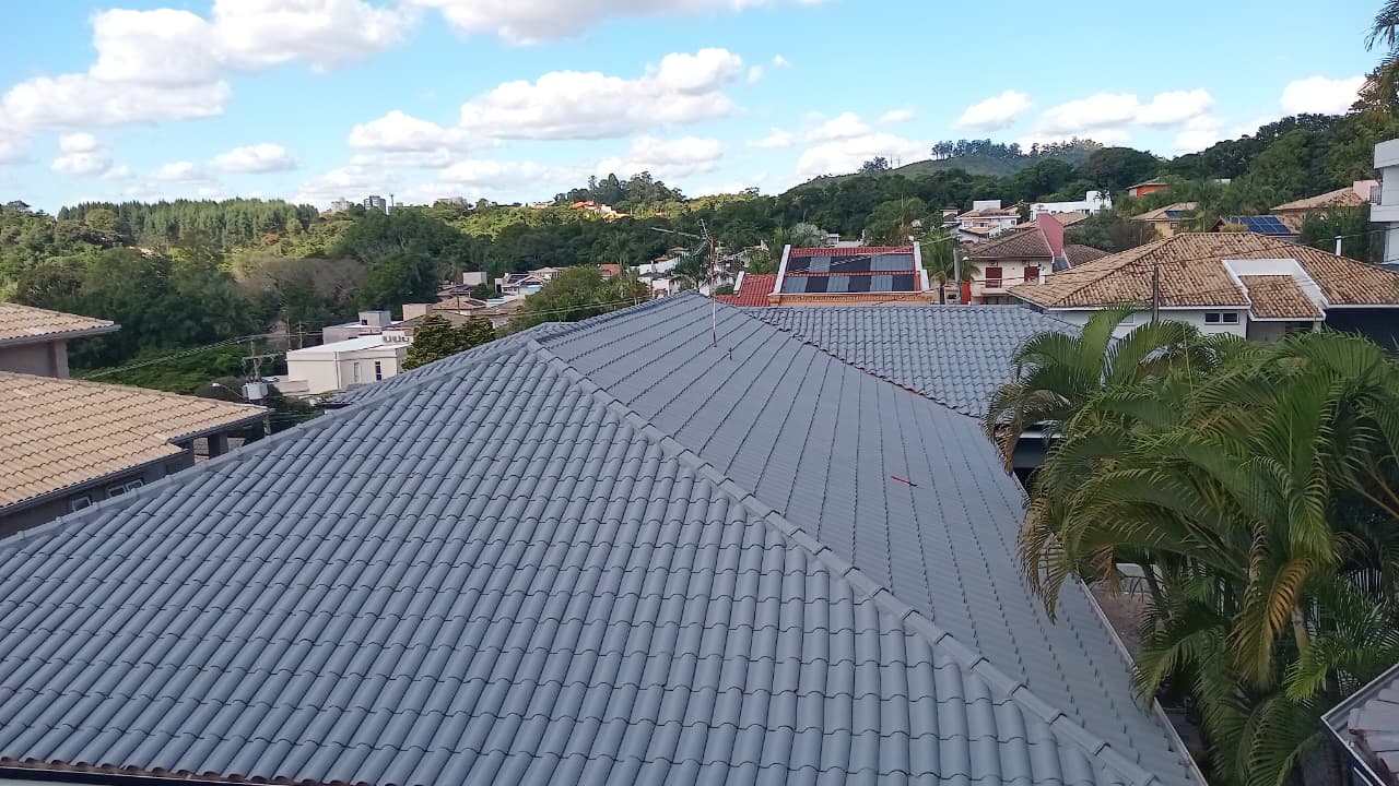 Pintura e restauração de telhado cinza em Cotia e região